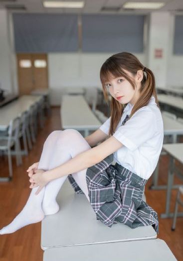 《隔壁女邻居3》韩国_BD韩语在线观看视频
