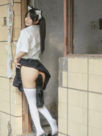 年轻的保姆1_在线手机观看